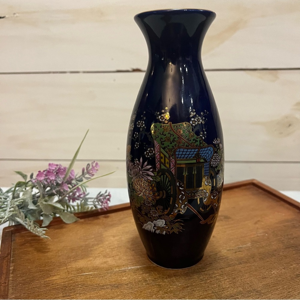 Elegant Gold and Blue Vase with Intricate Accents